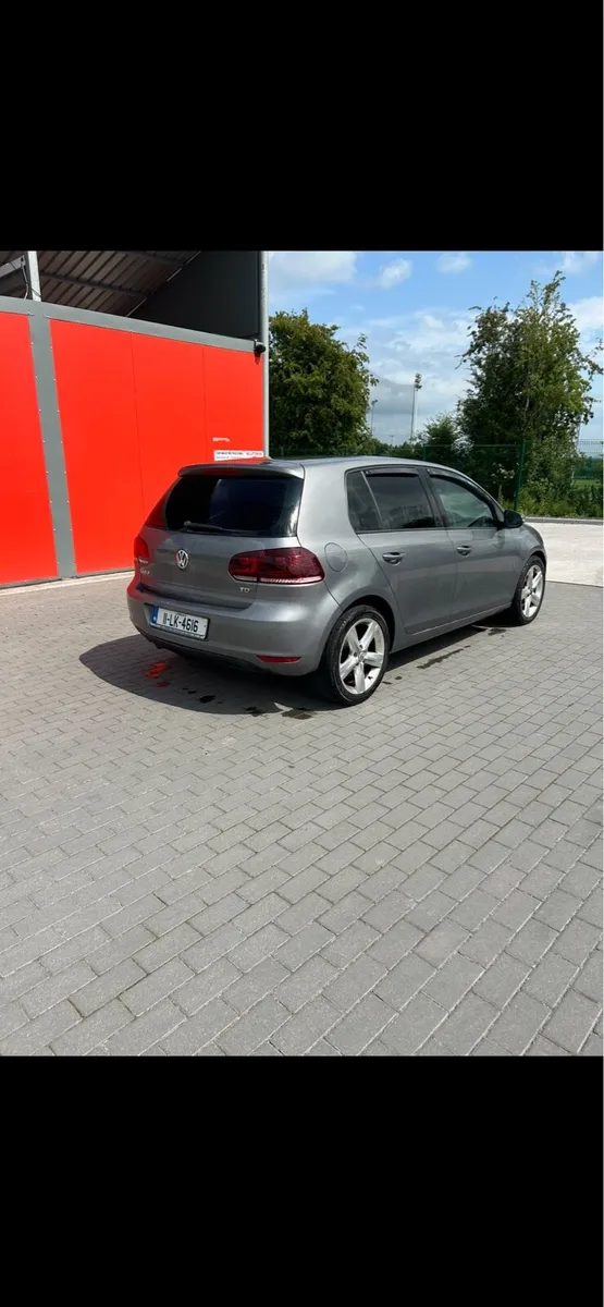 Volkswagen Golf 2011 1.6tdi - Image 4