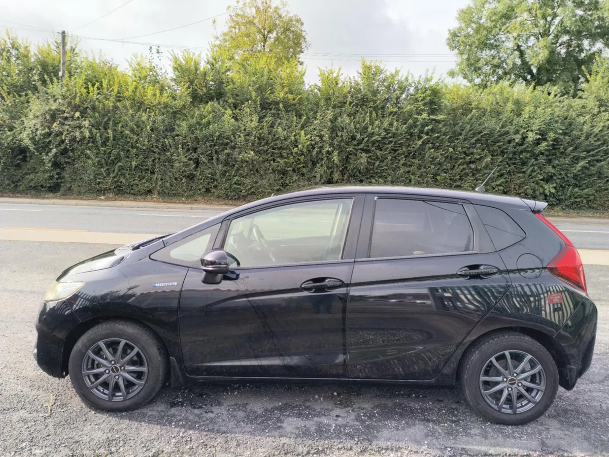 Honda Fit 2016 Auto/ Hybrid/ Alarm/Immobiliser - Image 4