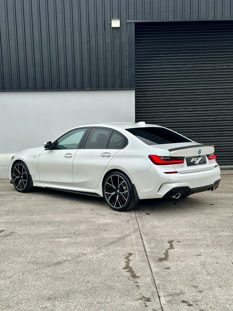 2020 BMW 320D AUTO MSPORT MPERFORMACE - Image 4