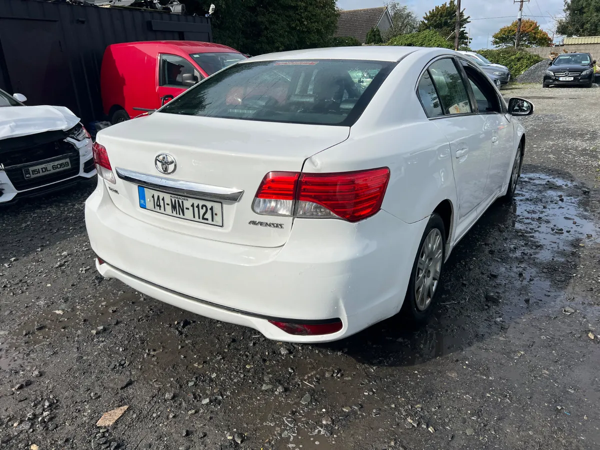2014 Toyota Avensis 2.0 Diesel drive away - Image 4