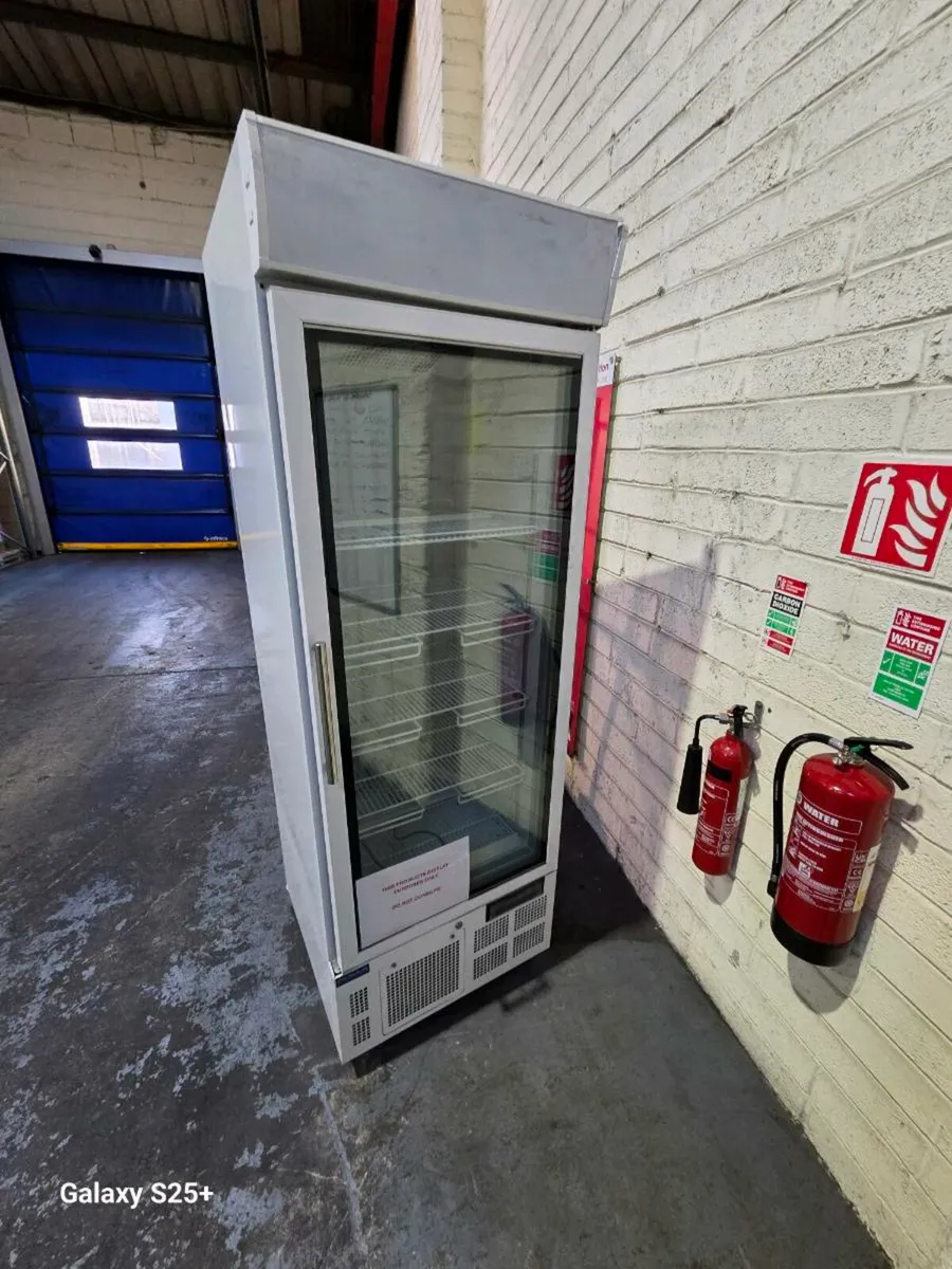 Glass door fridge - Image 1