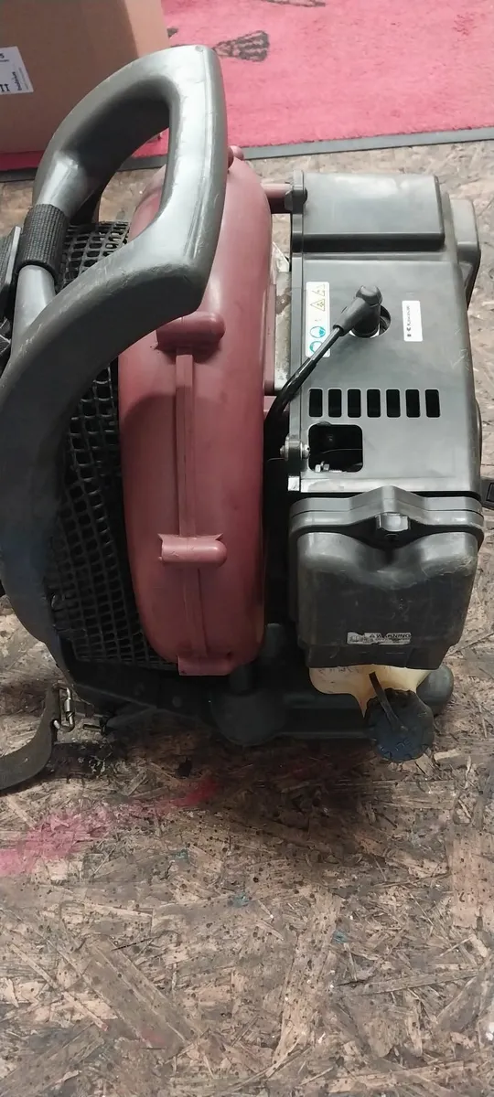 Kawasaki Back pack blower - Image 1