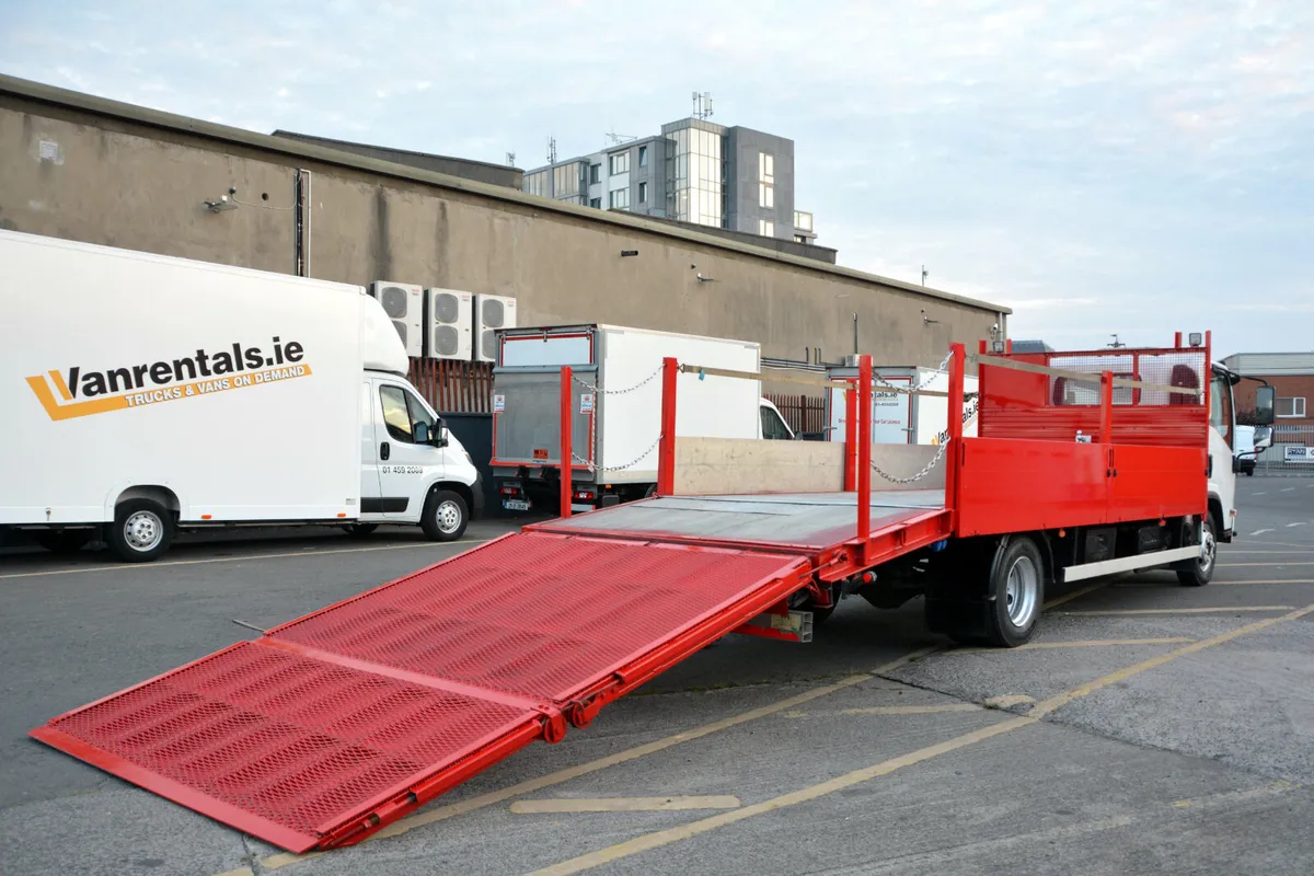 Isuzu Beavertail - Winch & Hydraulic Folding Ramp - Image 1