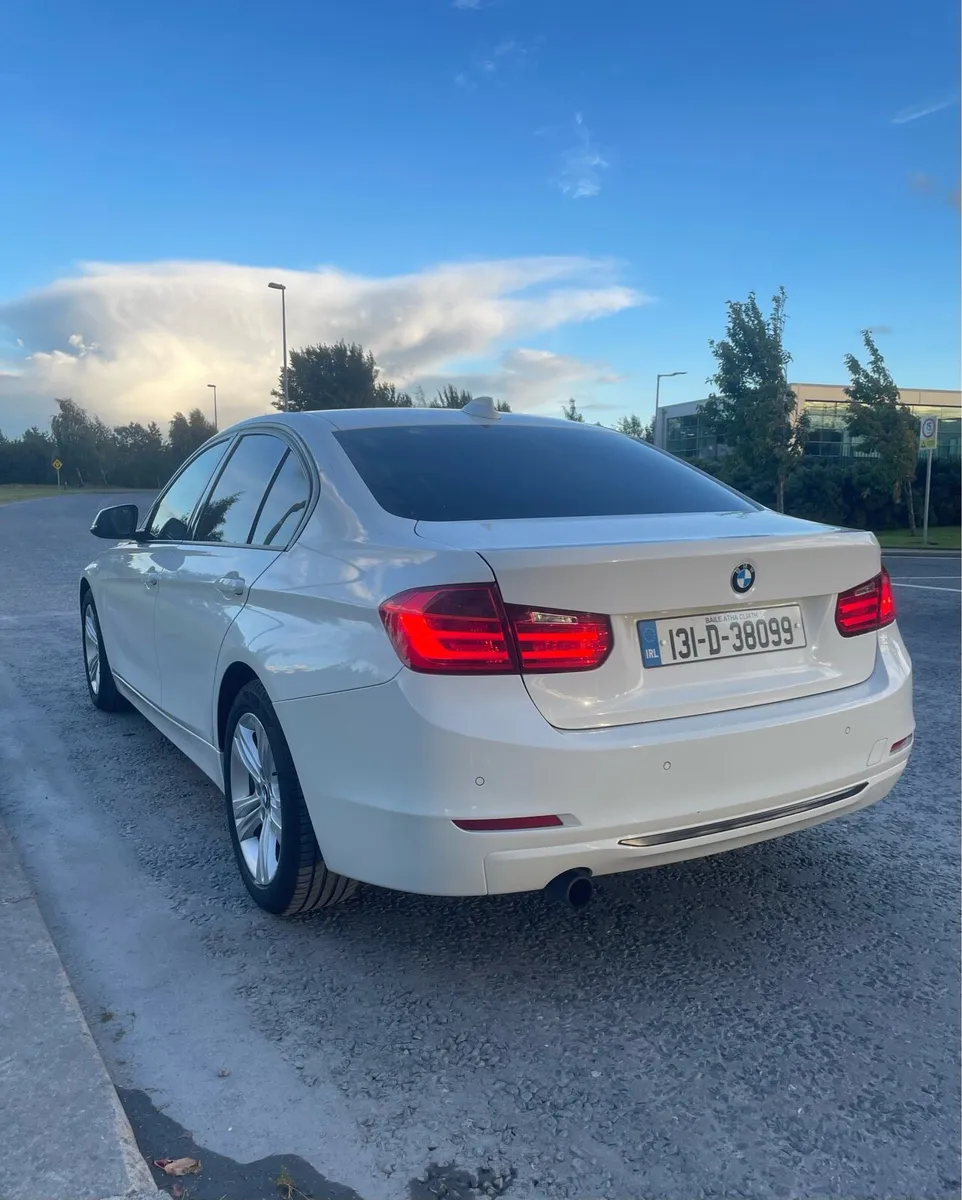 BMW 3-Series Sport - Image 4
