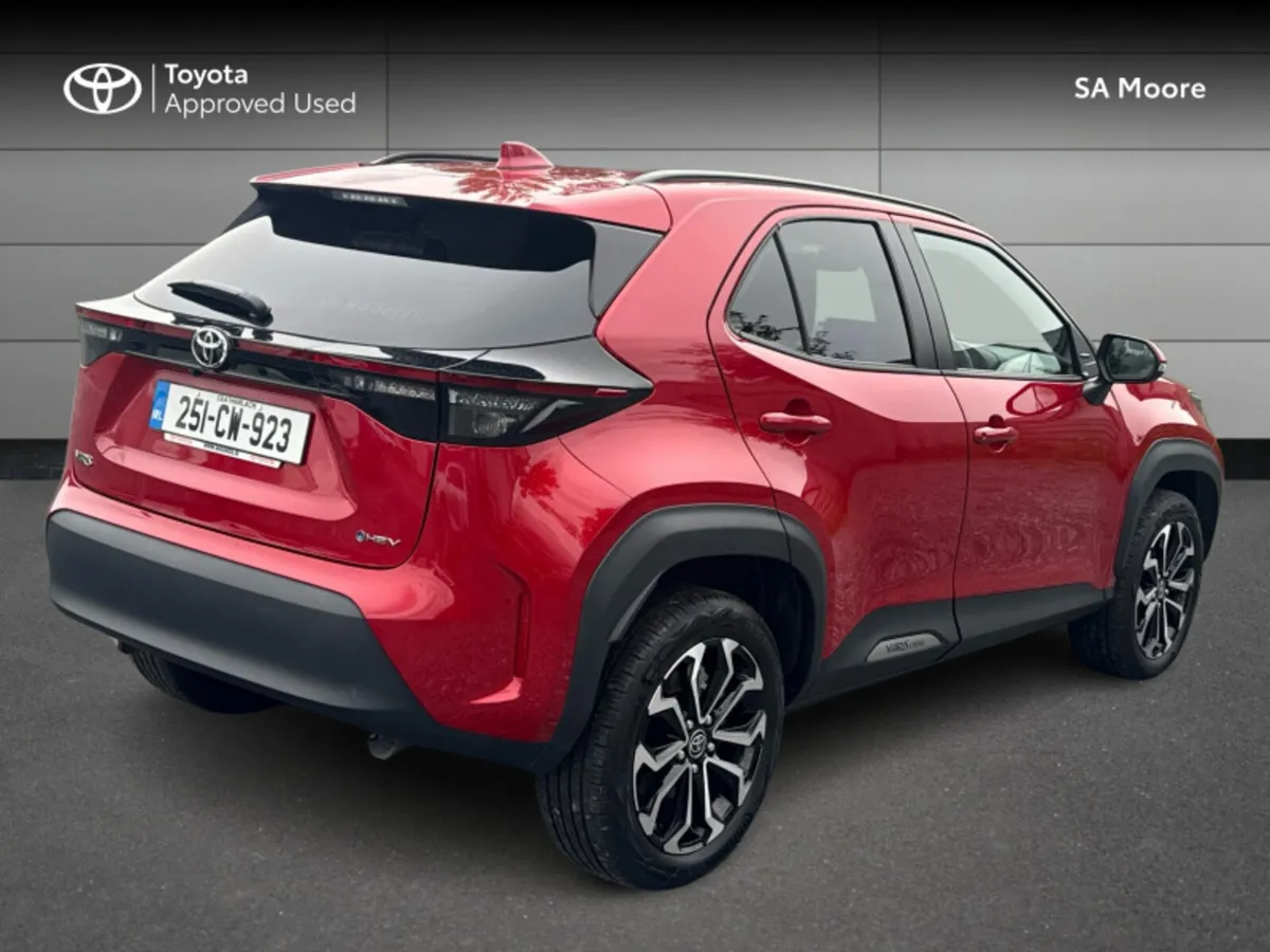 Toyota Yaris Cross LUNA SPORT DEMO - Image 2
