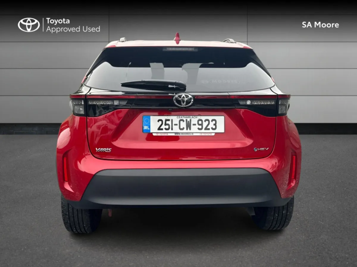 Toyota Yaris Cross LUNA SPORT DEMO - Image 4