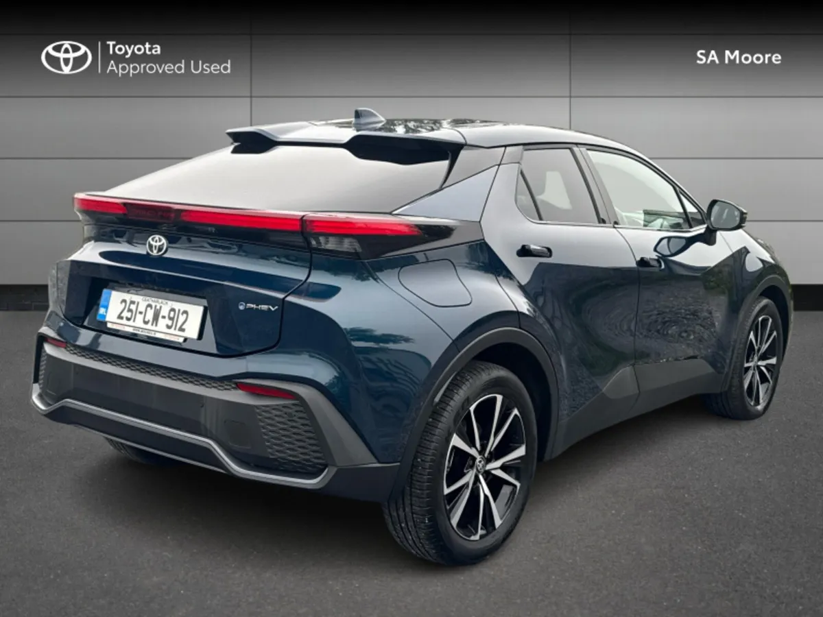 Toyota C-HR PLUG IN - PHEV SPORT - Image 2