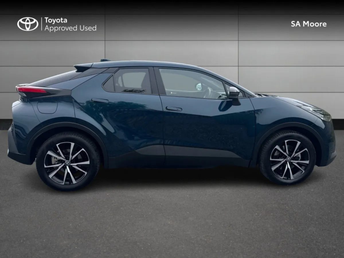 Toyota C-HR PLUG IN - PHEV SPORT - Image 3