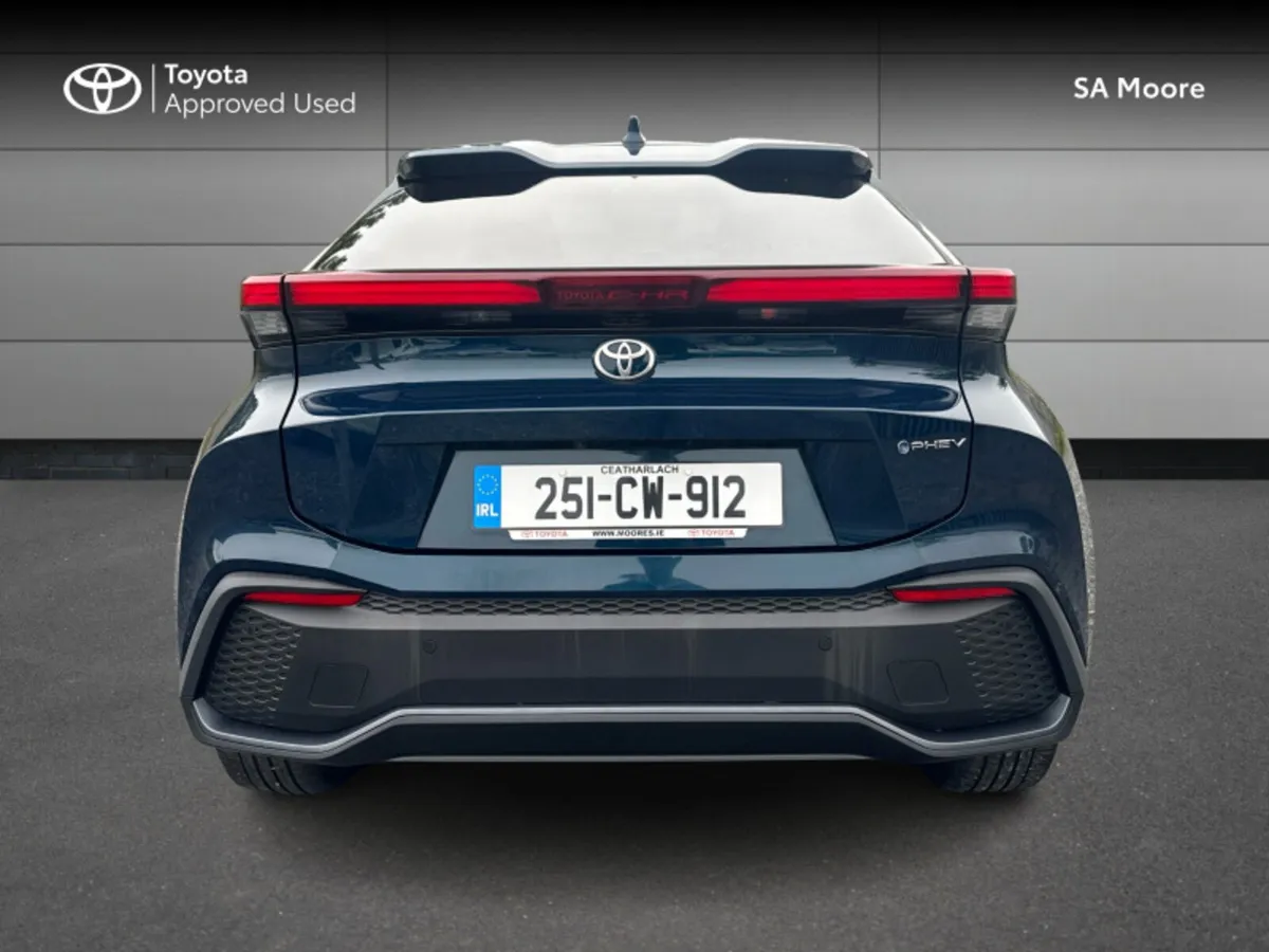 Toyota C-HR PLUG IN - PHEV SPORT - Image 4