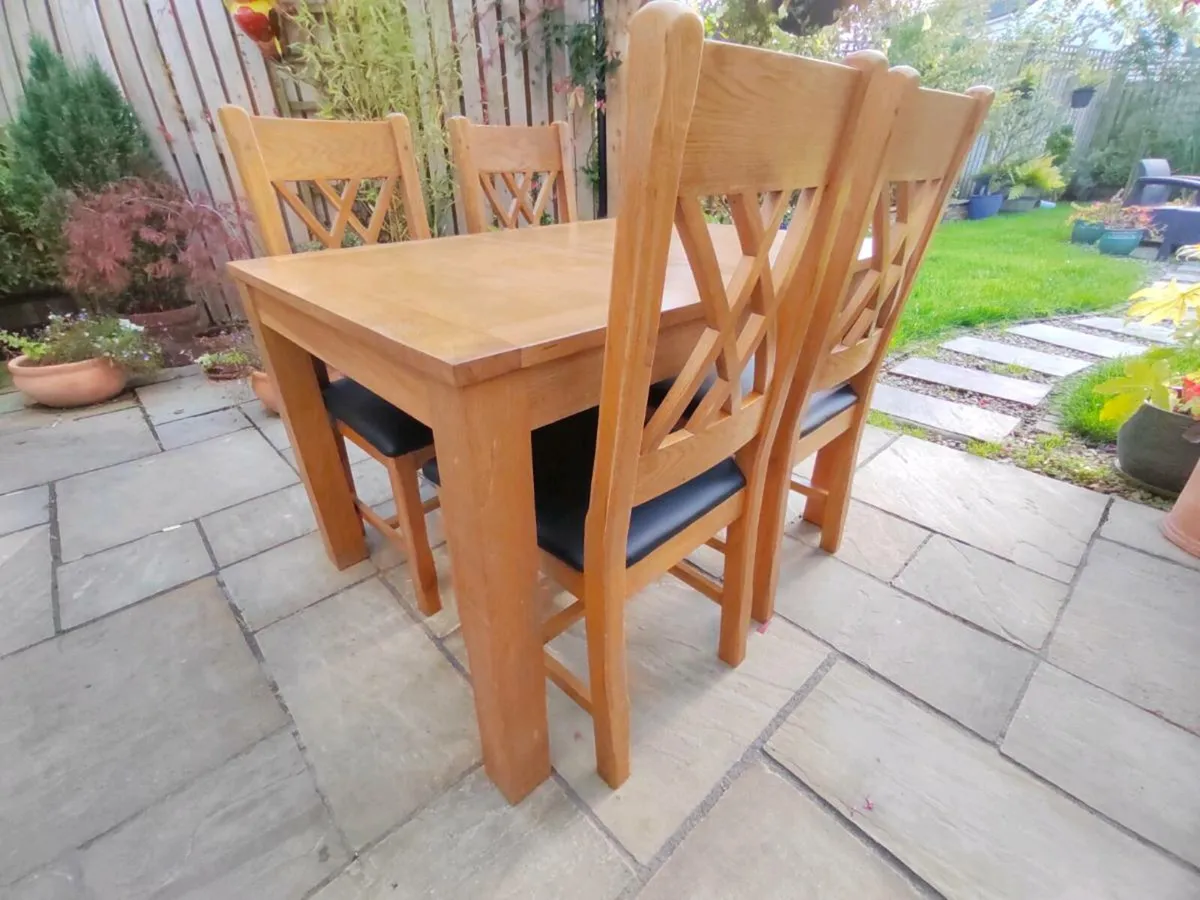 Small kitchen dining table - Image 1