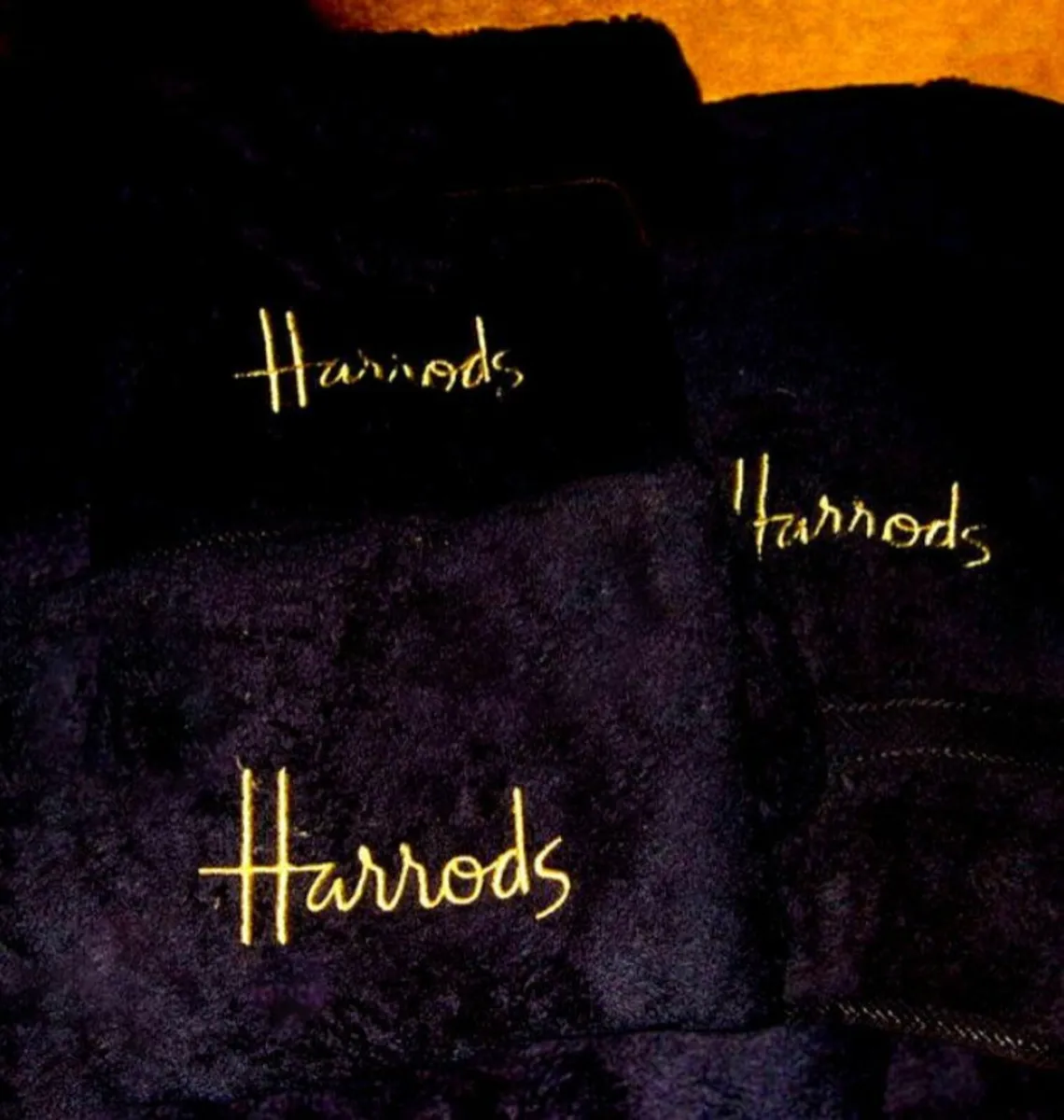 BNWT Harrods Towel Set - Image 1