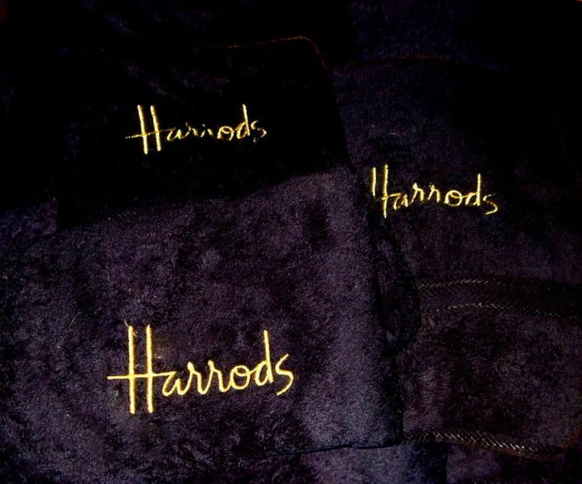 BNWT Harrods Towel Set - Image 3