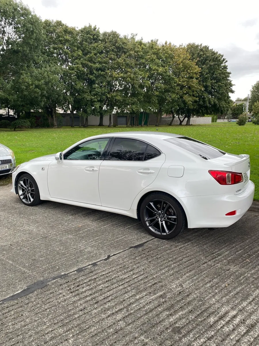 Lexus IS200D F Sport - Image 2