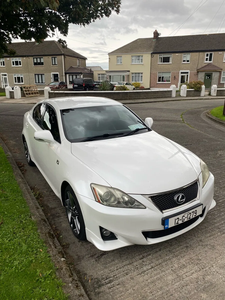 Lexus IS200D F Sport - Image 3