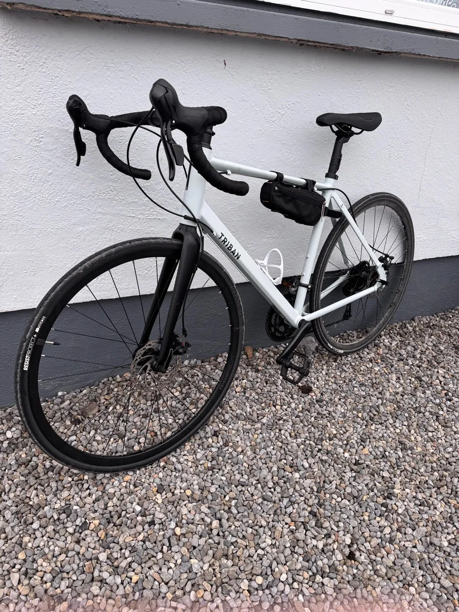 Triban RC120 Roadbike Bicycle - Image 1