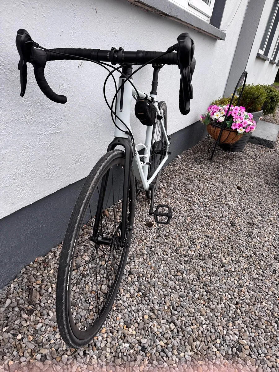 Triban RC120 Roadbike Bicycle - Image 2