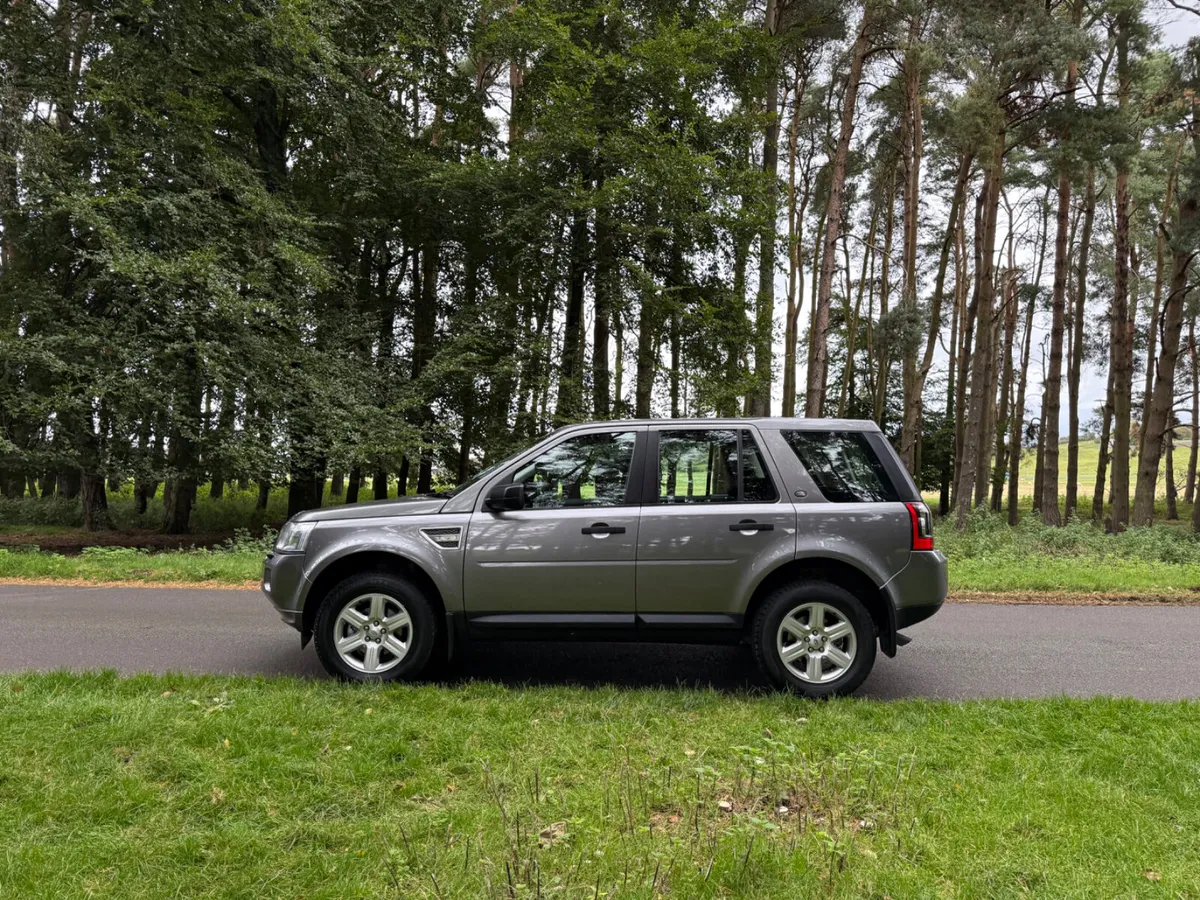 Land Rover Freelander 2011 Low KM - Image 4