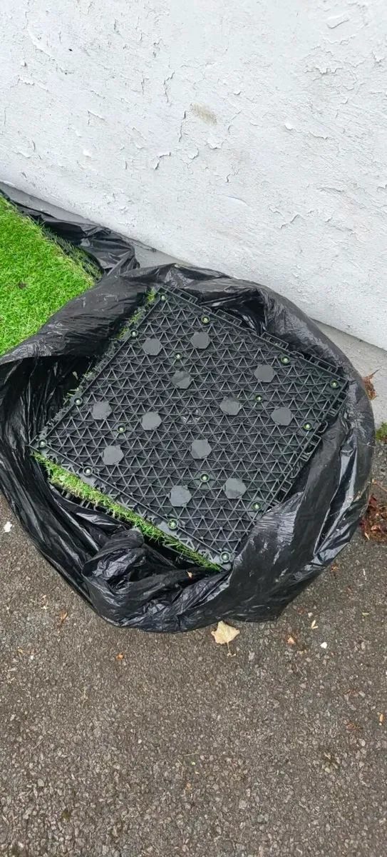 Artificial Grass Garden Tiles - Image 2