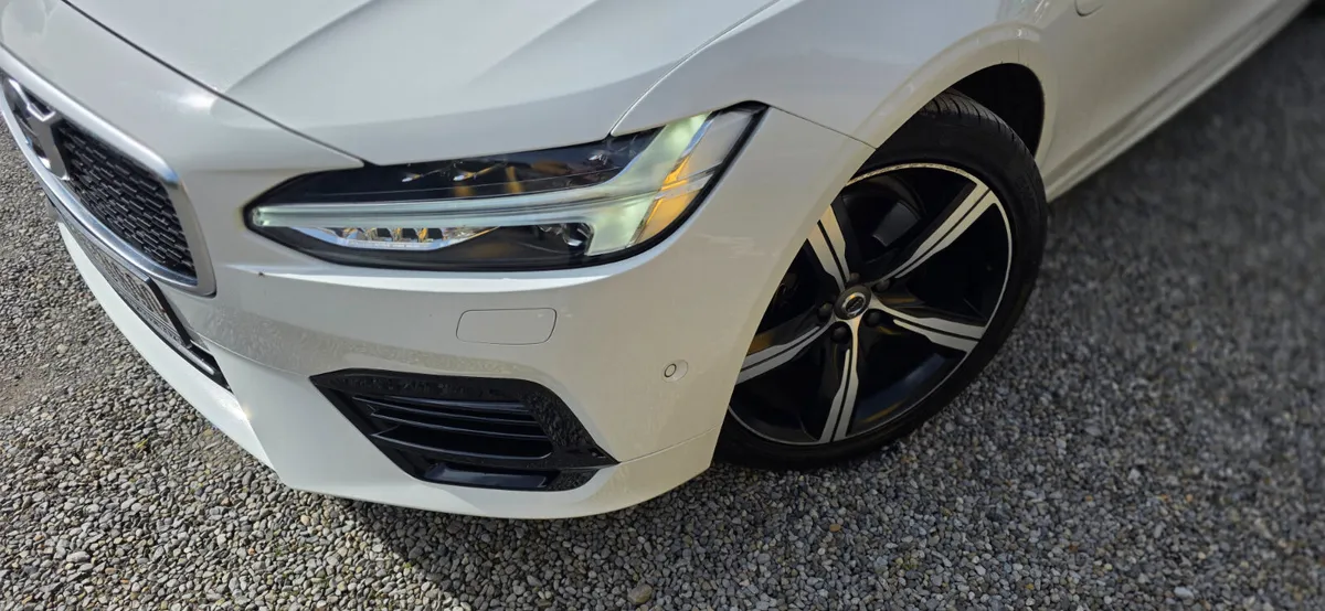 Volvo S90 R DESIGN T8 PRO + EDITION 394BHP - Image 4