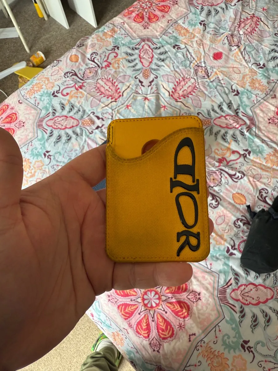 DIOR X LEWIS HAMILTON MAGSAFE - Image 1