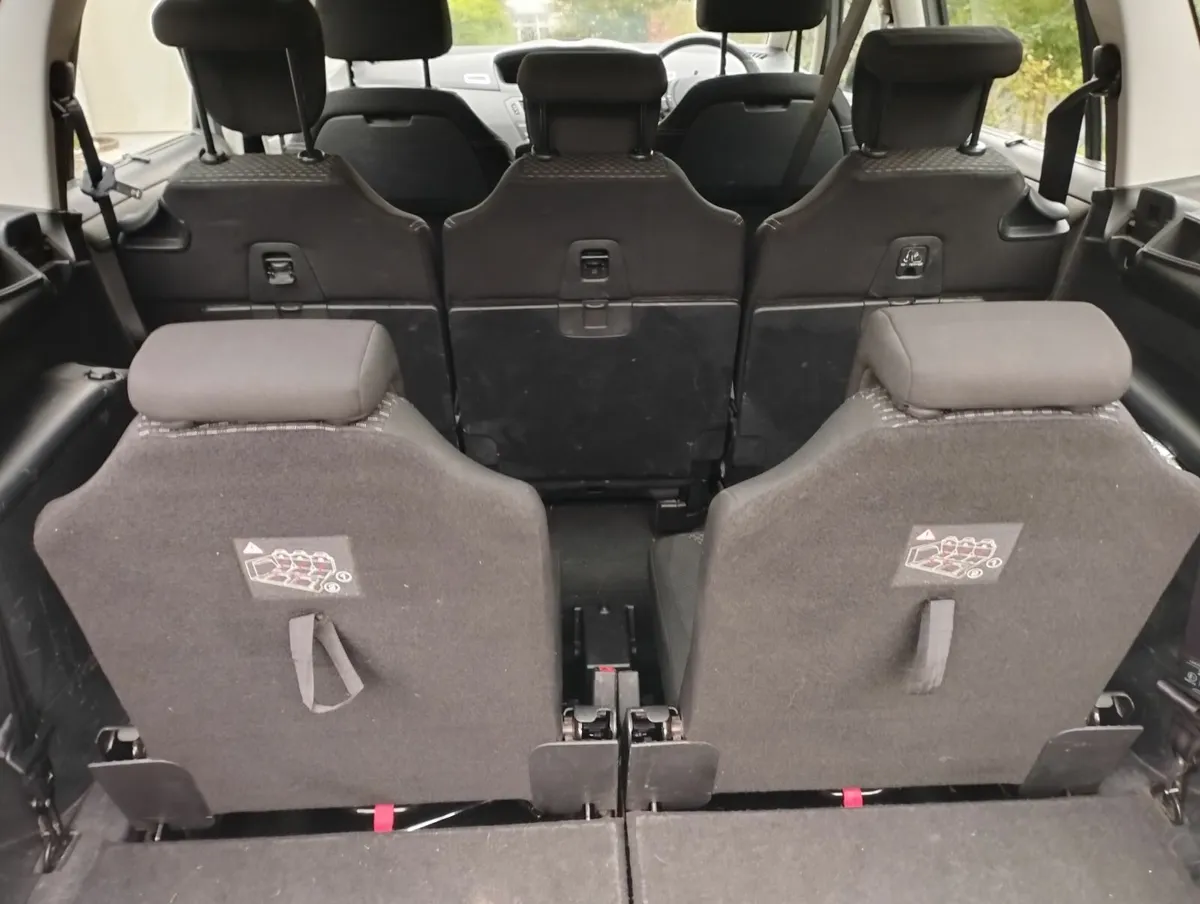 Citroen C4 2010 (7 seater) - Image 2