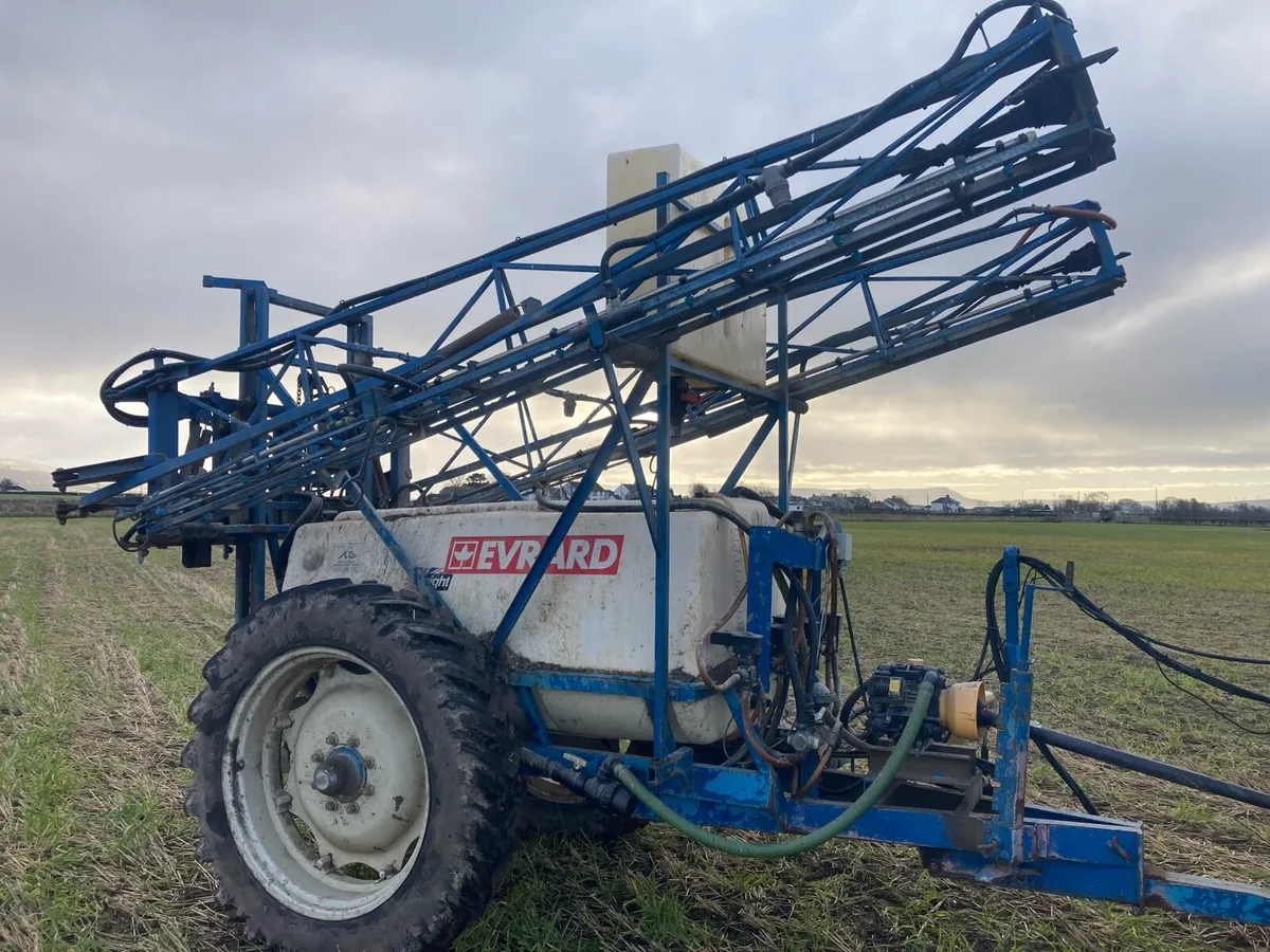 Trailed sprayer - Image 1