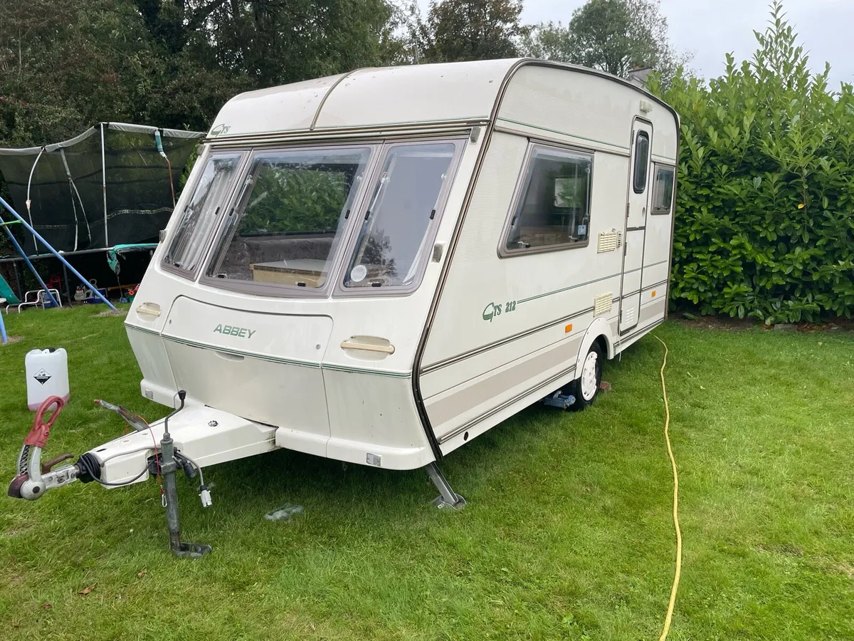 2 birth caravan - Image 2