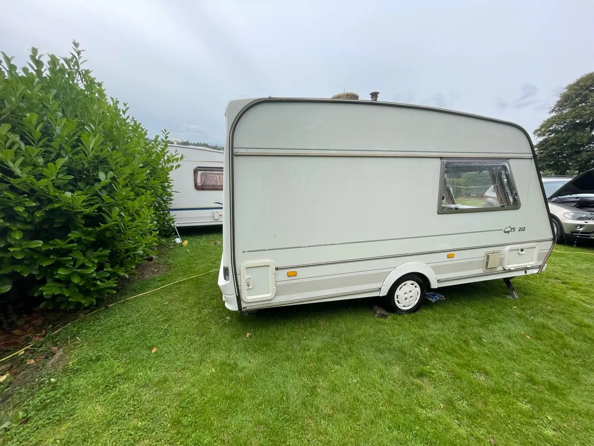 2 birth caravan - Image 4