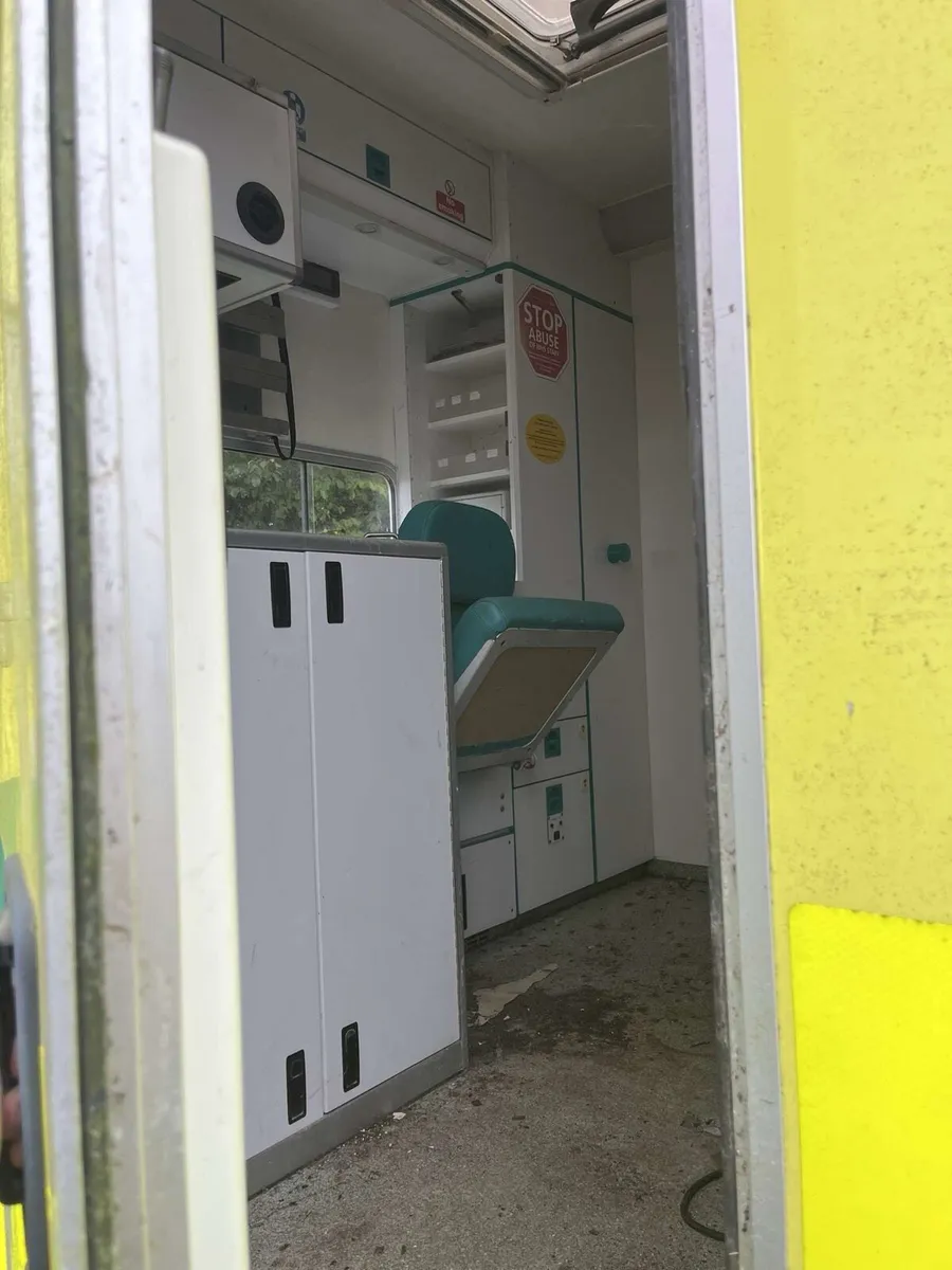 Ambulance - Image 4