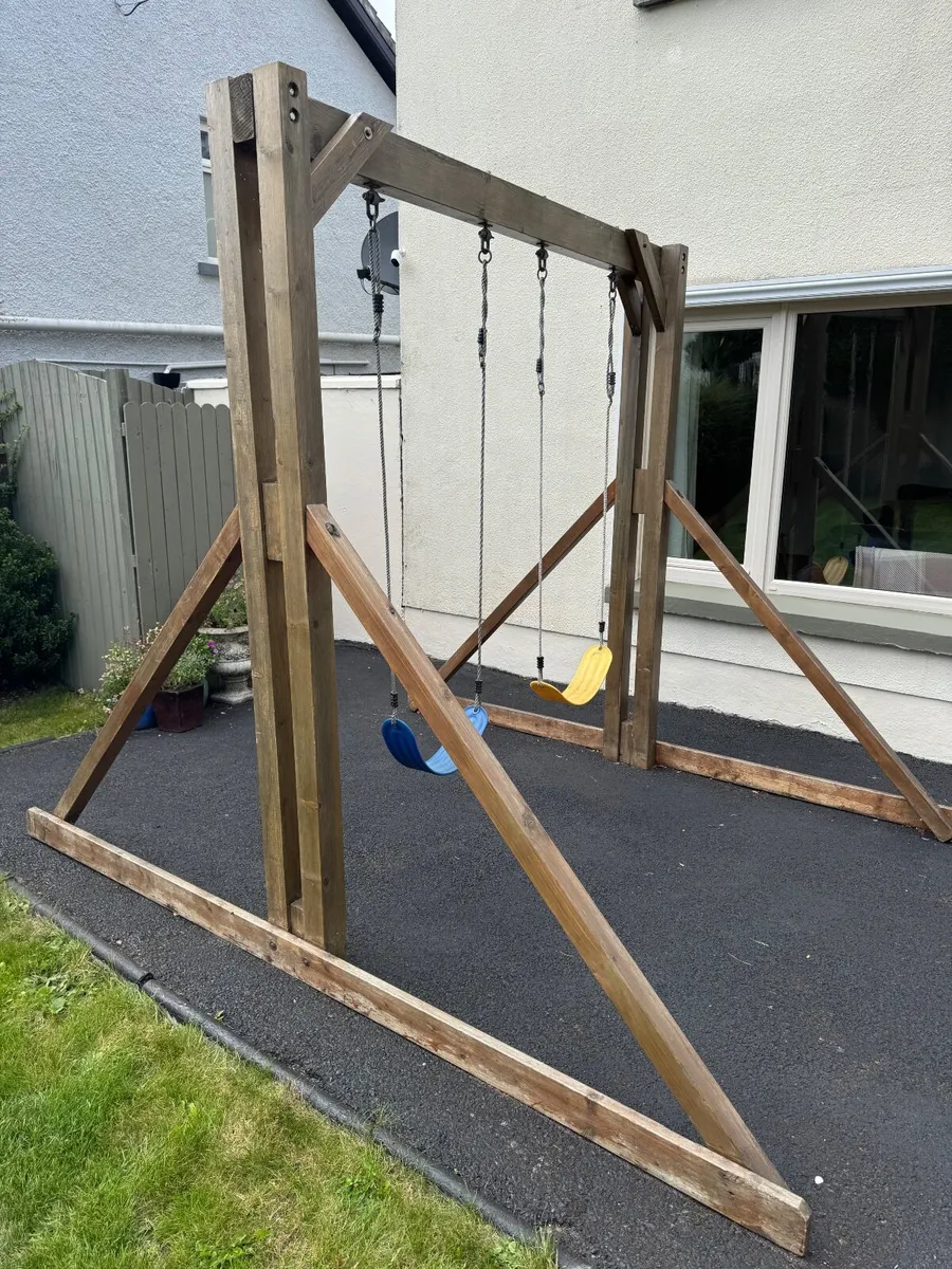 Solid redwood 2 seat Swing set - Image 1