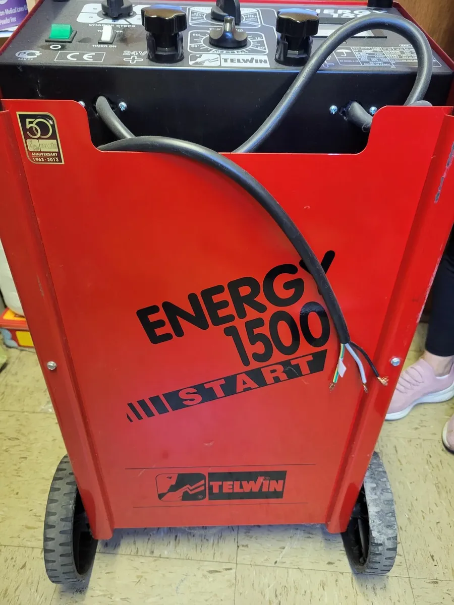 Battery Charger - Image 2