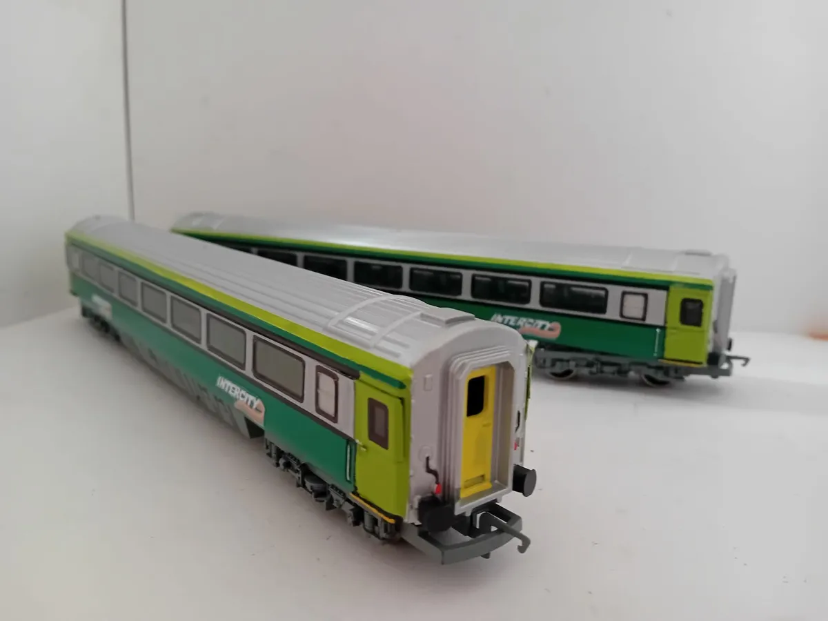 MODEL RAILWAY     MK 3 INTERCITY  COACHES - Image 4