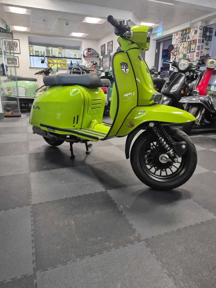 Vespa and Royal alloy 125 new stock - Image 1