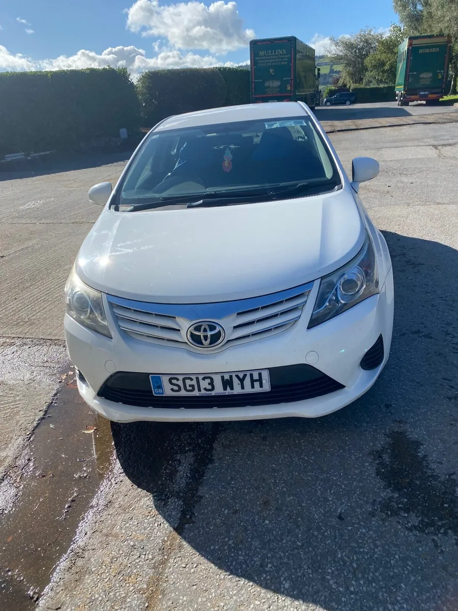 Toyota Avensis 2013 - Image 2