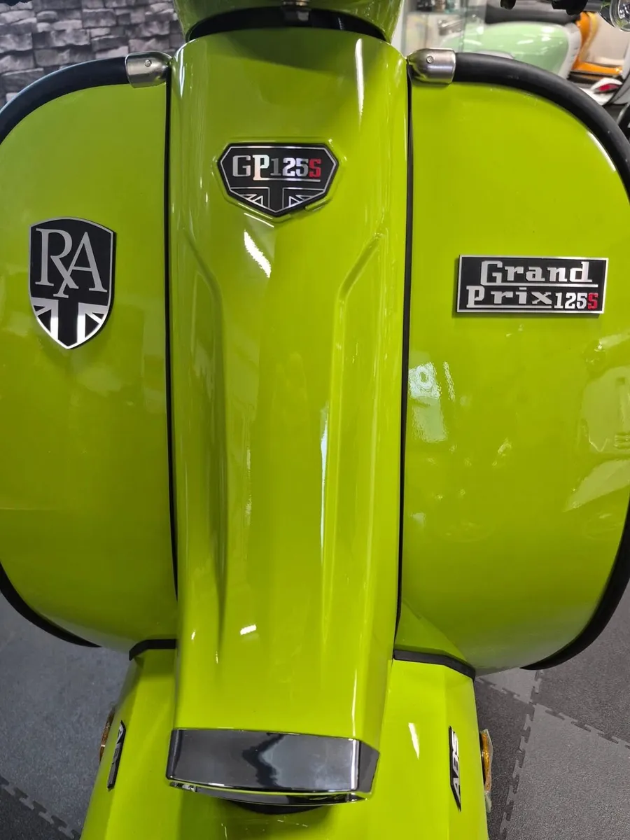 Vespa and Royal alloy 125 new stock - Image 3