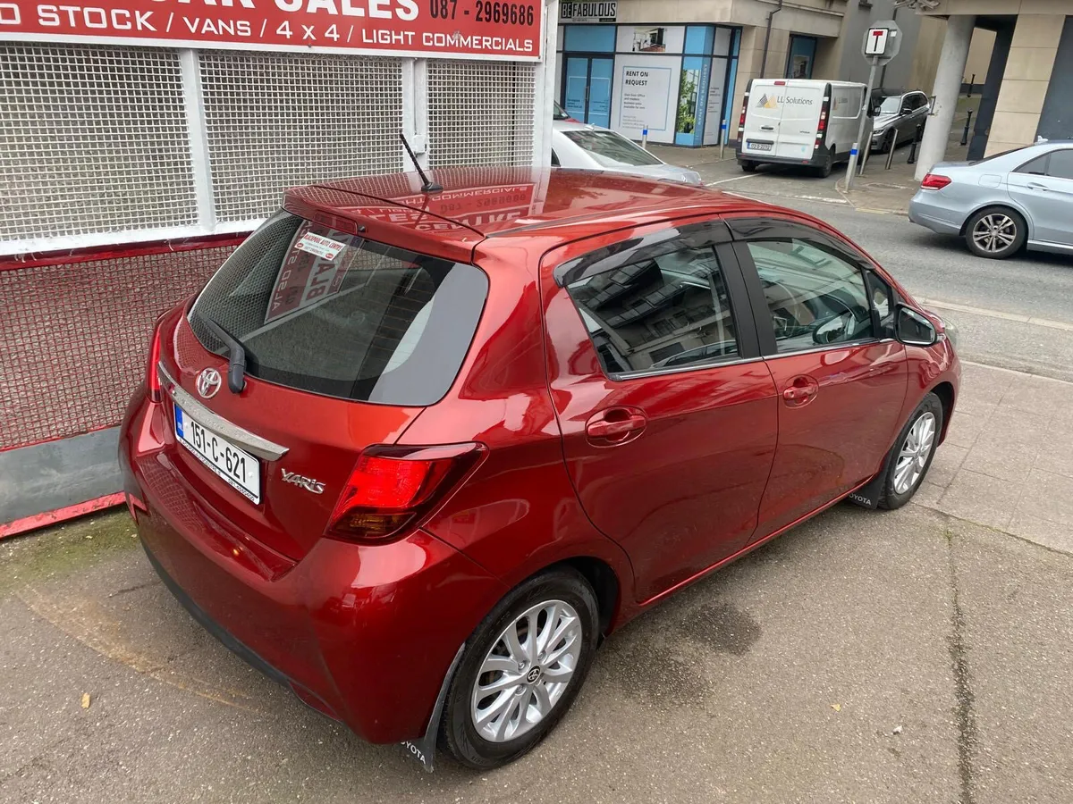 Toyota Yaris 2015 - Image 2