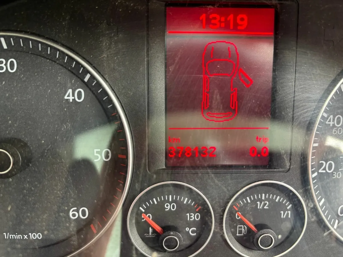 Volkswagen Golf 2008 - Image 2