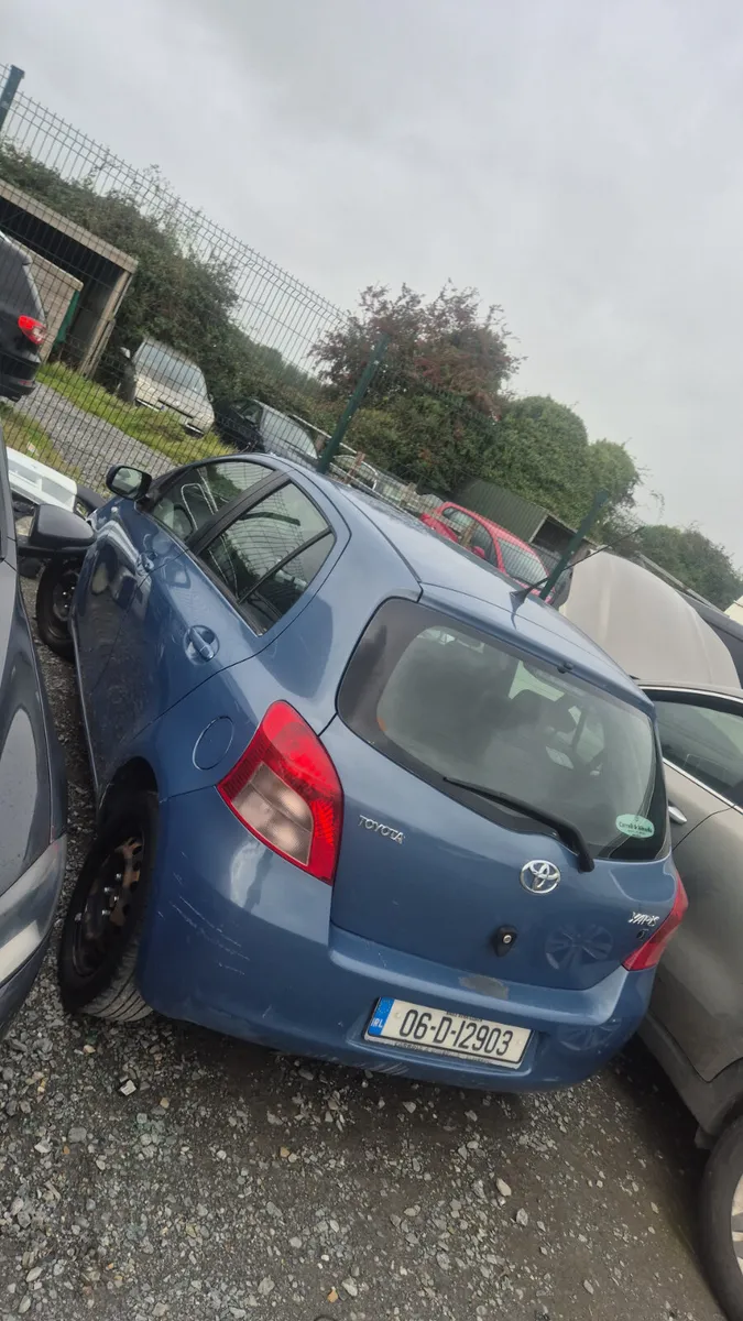 2006 toyota yaris 1.0 petrol - Image 2
