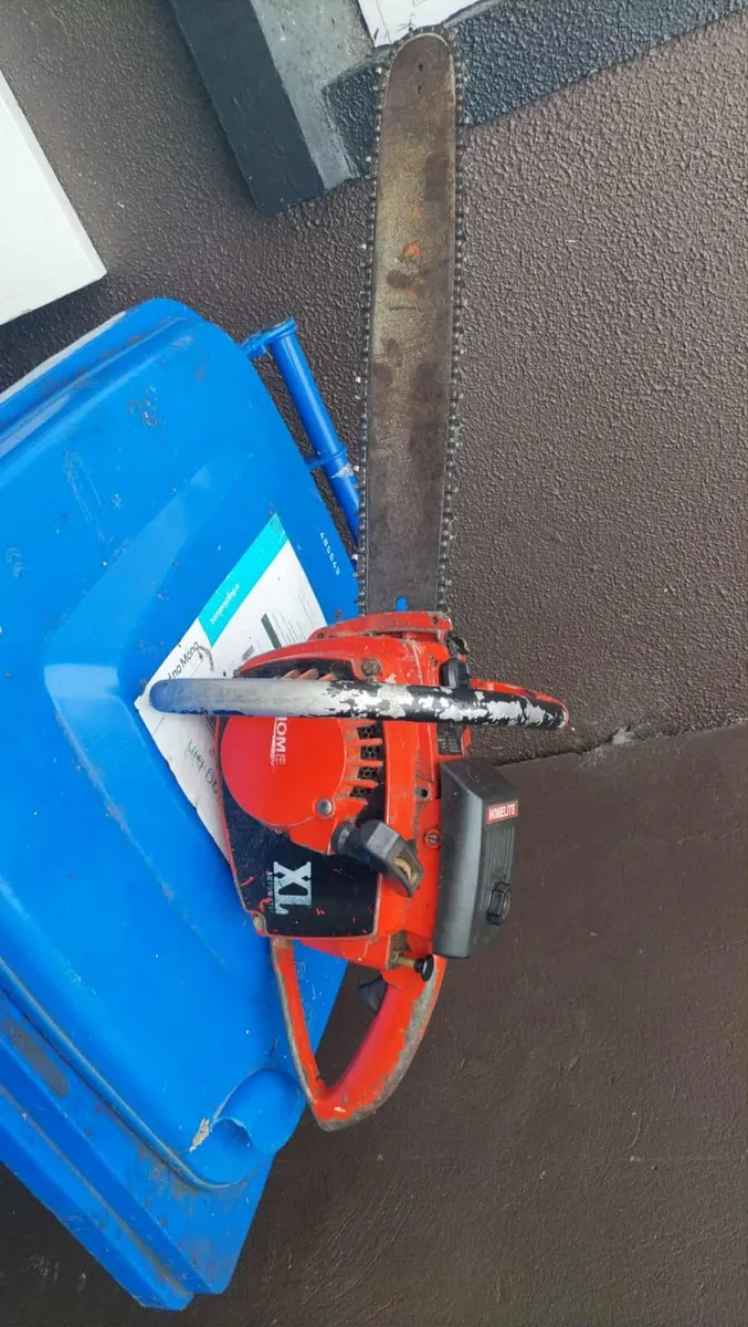 Chain saw - Image 2