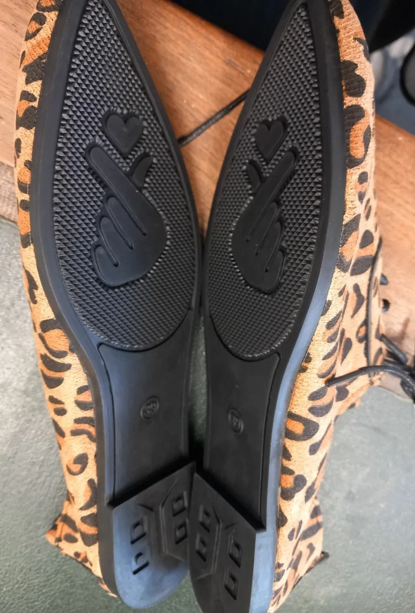 Leopard print lace up shoes BRAND NEW - Image 3