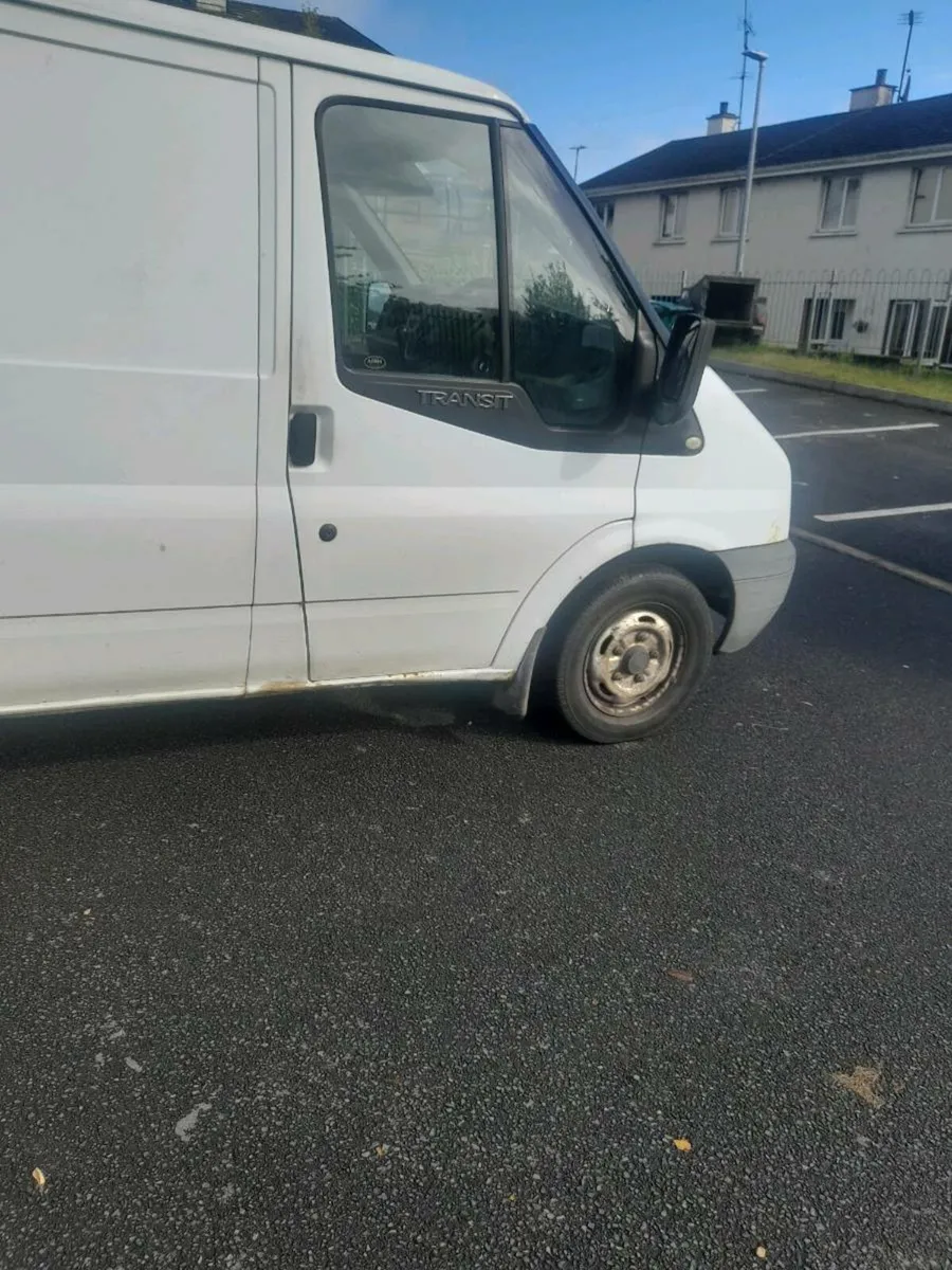 Van - Image 2
