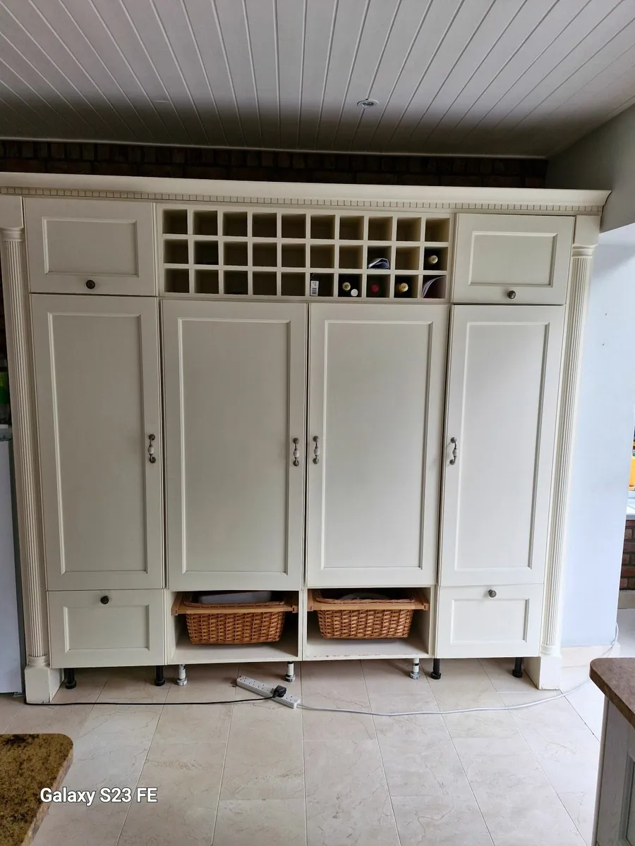 Kitchen cabinet with wine rack - Image 2