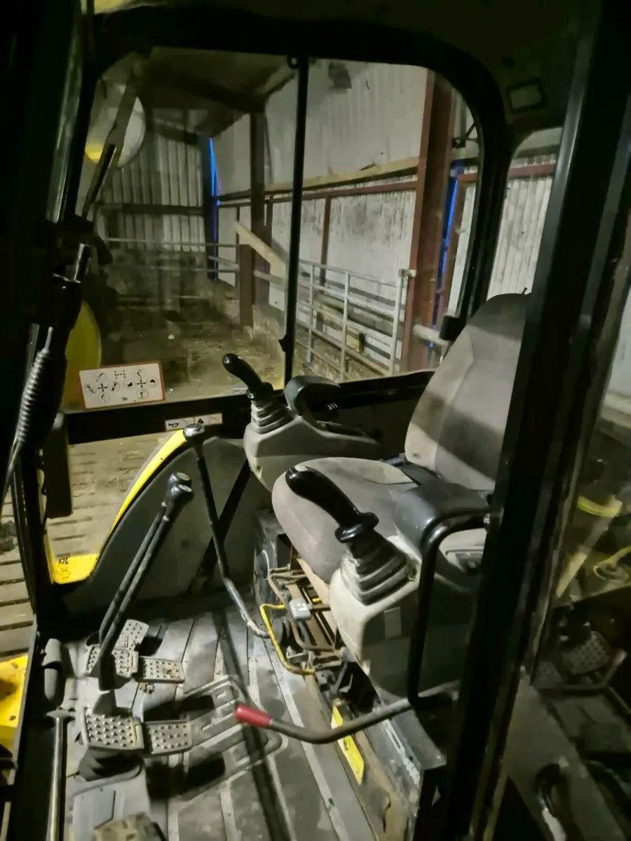 Jcb 803 mini digger - Image 2