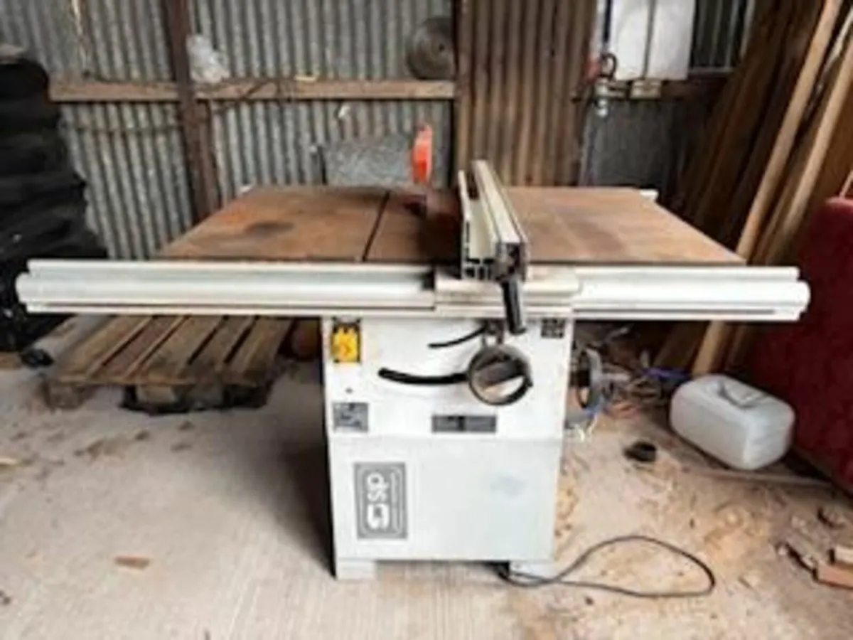 Table Saw - Image 1