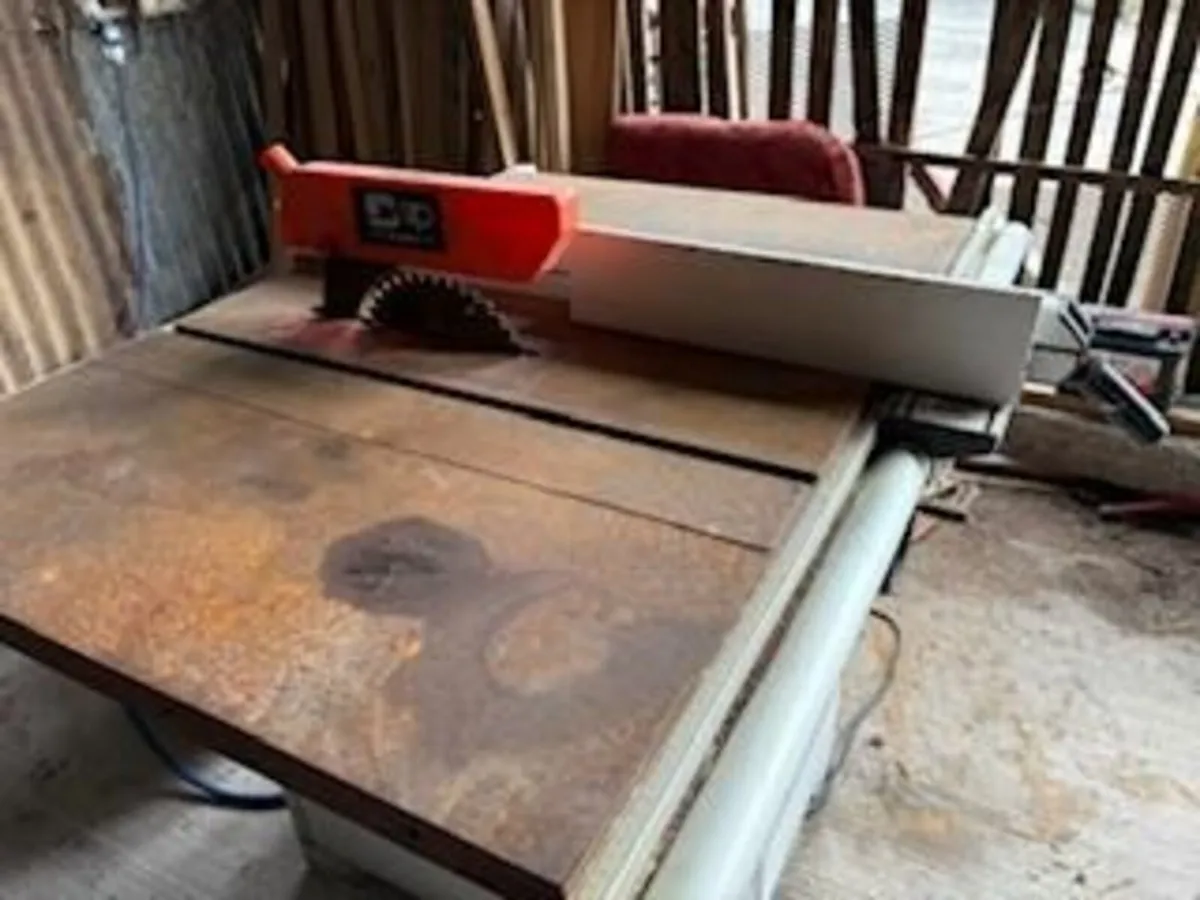 Table Saw - Image 4