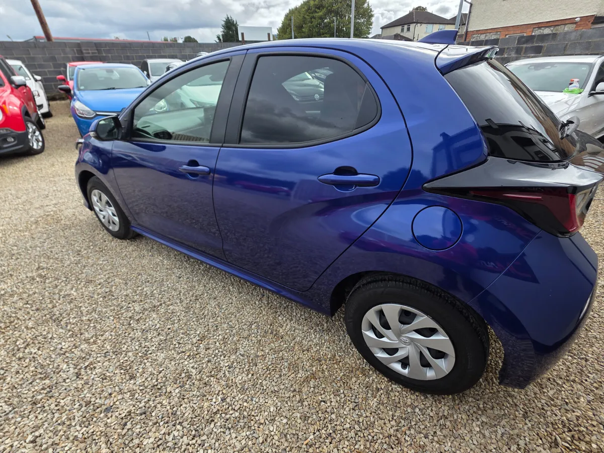 Toyota Yaris Hybrid - Image 3