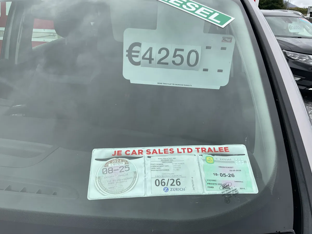 FORD KUGA 2.0 TDCI NCT 5/26 SPOTLESS - Image 4