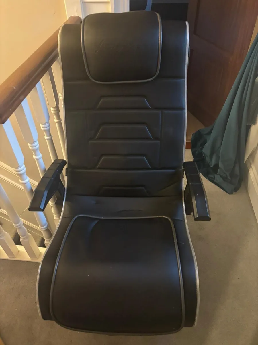 Gaming Chair - Image 1