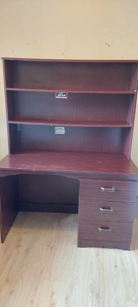 Free desk