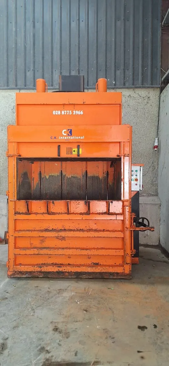 Mill Size Cardboard Baler - Image 1